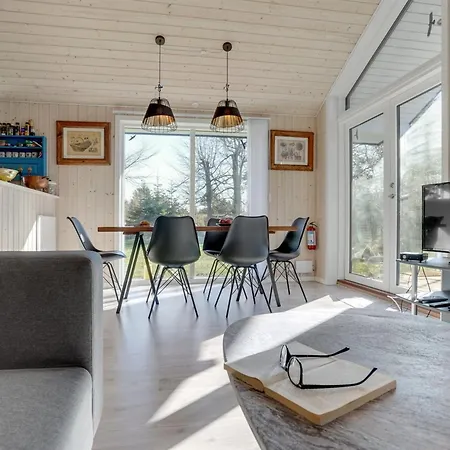 Tancred - 200m From The Sea By Interhome