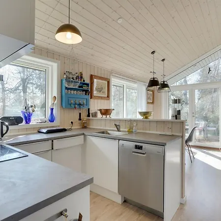 Tancred - 200m From The Sea By Interhome *